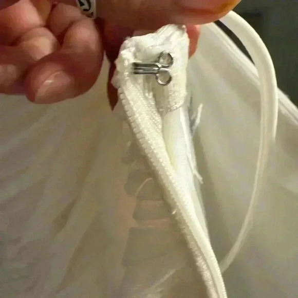 DB Studio by David’s Bridal A line beaded bodice wedding dress. EUC Size 18 - Picture 7 of 13